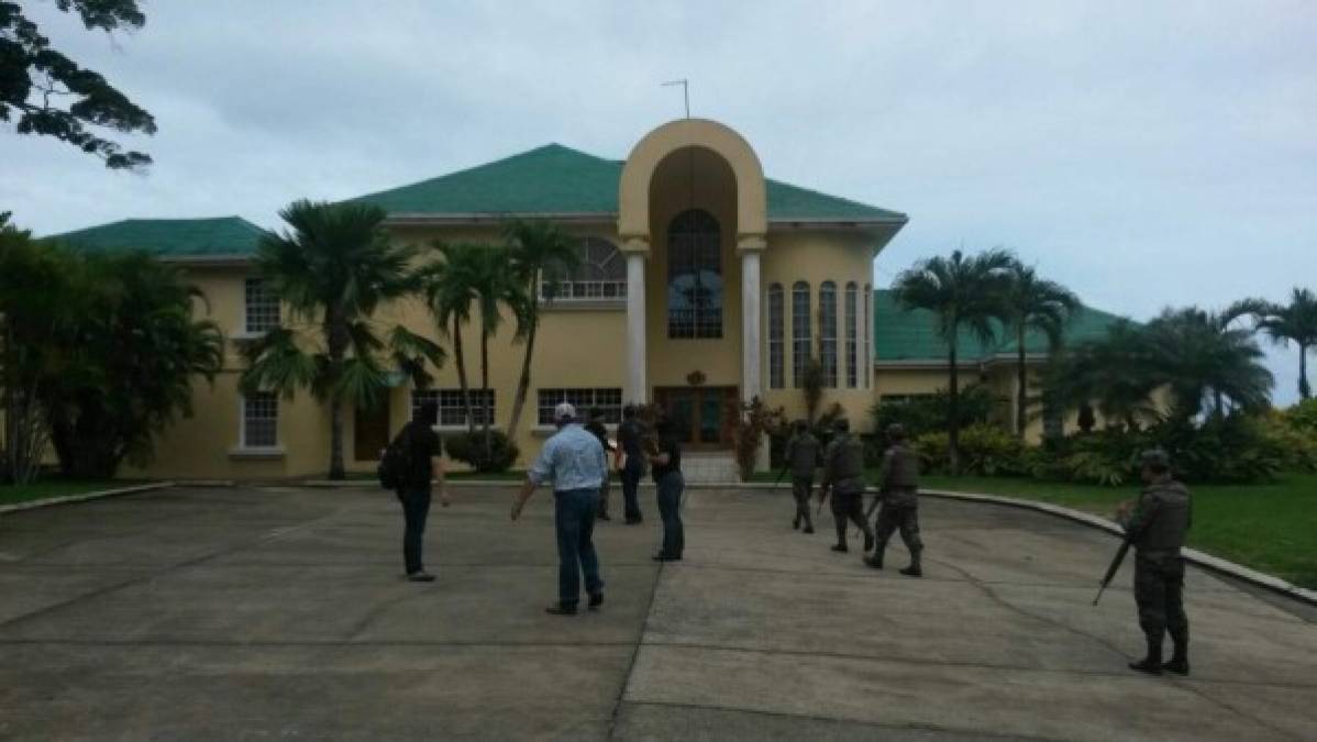 La casa de playa del banquero Jaime Rosenthal Oliva en Omoa. Las autoridades de la Oabi y Fusina incautaron varias viviendas y empresas de la familia Rosenthal, acusados de lavado de activos y narcotráfico.