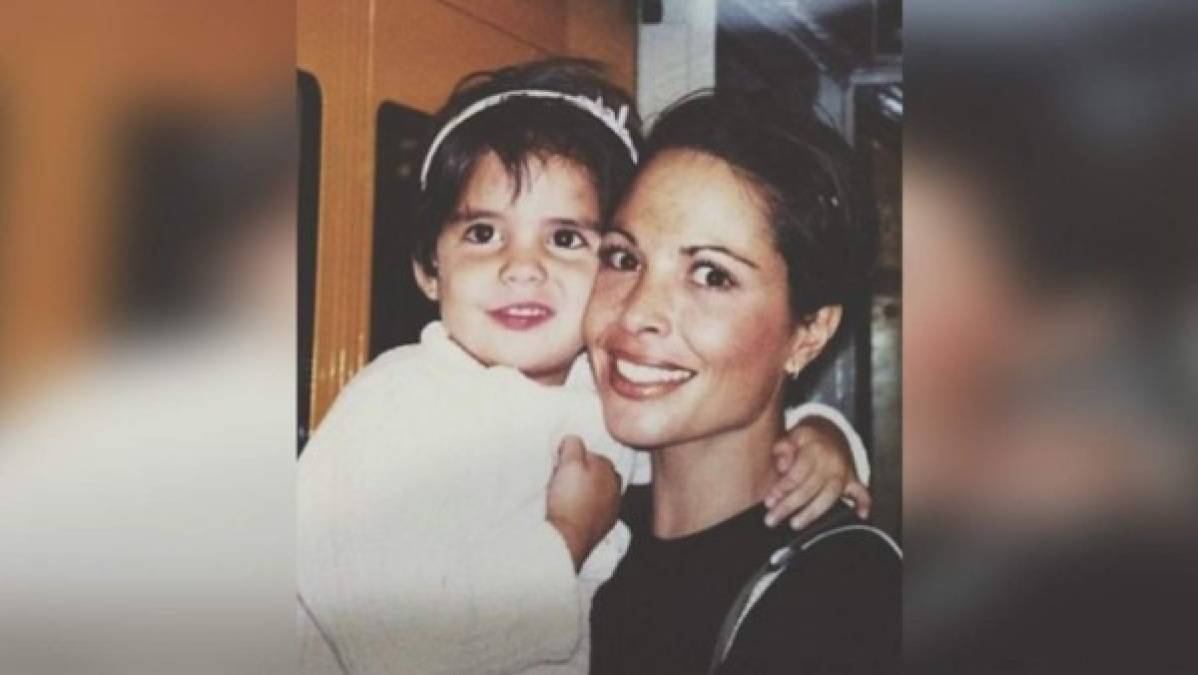 La hija mayor de la fallecida actriz Mariana Levy, María Levy Padilla, no deja de sorprender a los seguidores de su madre por su enorme parecido. <br/><br/>Tanto es su semejanza con su mamá que muchos han llegado a decir que parecen gemelas.