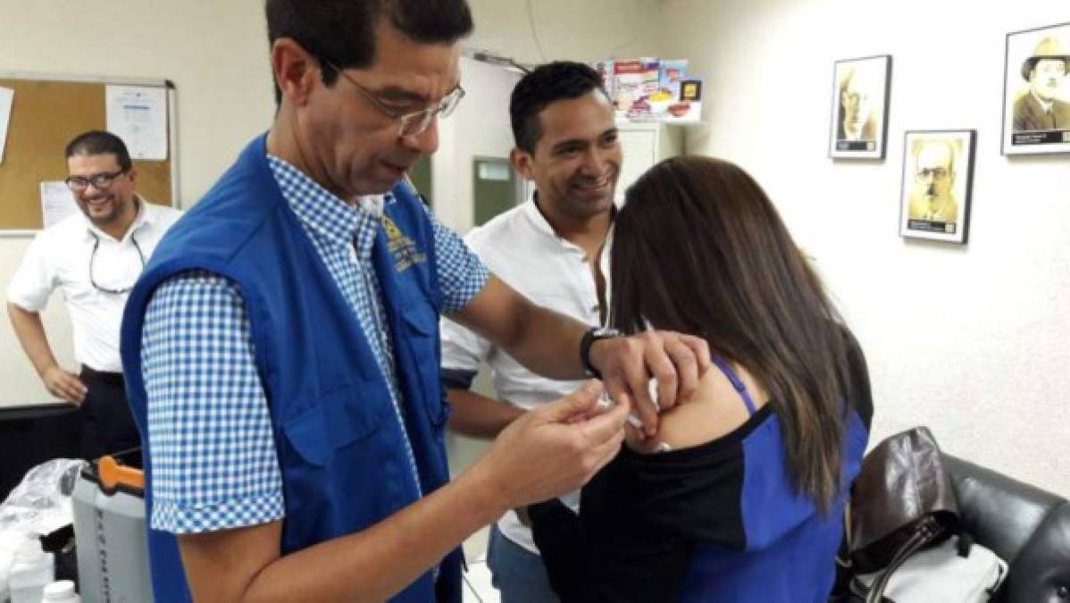 Un doctor murió este martes en un accidente vial registrado en la primera entrada de la colonia Hato de Enmedio de Tegucigalpa, capital de Honduras. El galeno Jorge Luis Largaespada Vásquez (53) era jefe del centro de salud Alonso Suazo de Tegucigalpa.