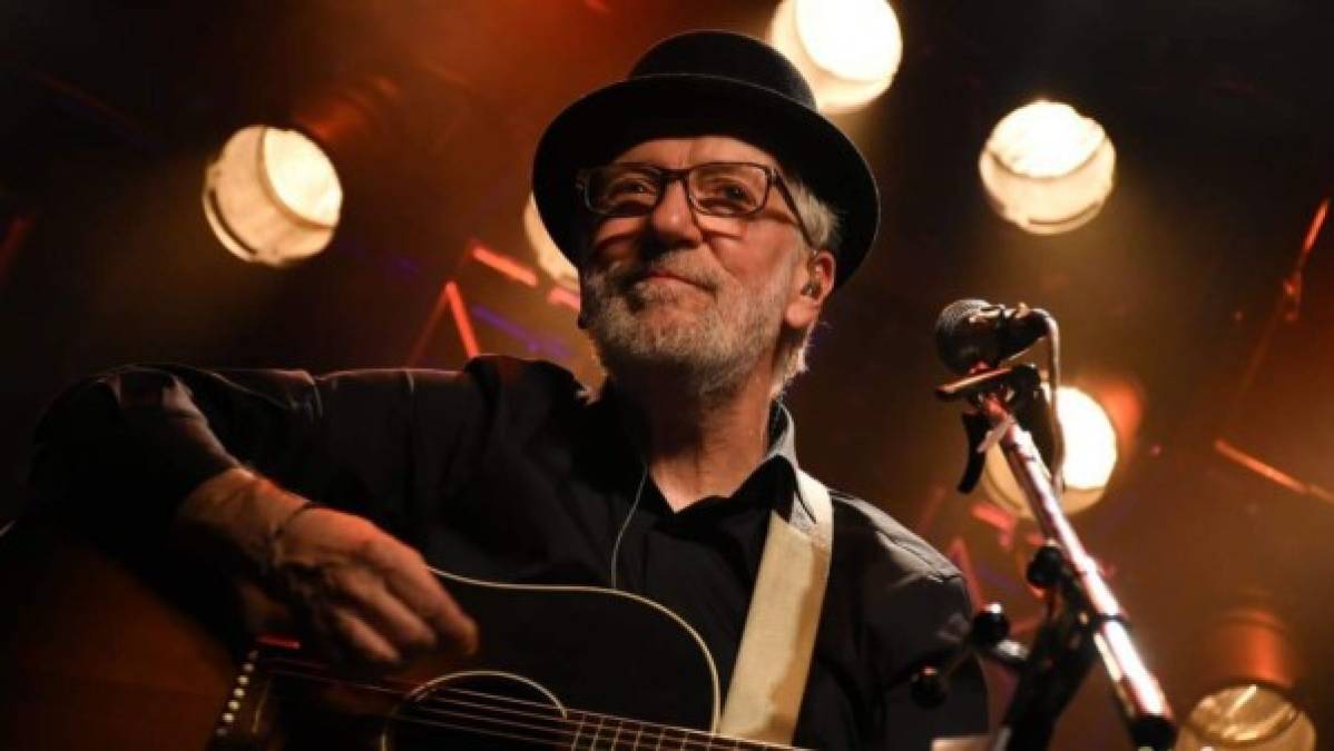 El compositor y músico español Pancho Varona, quien también es conocido por componer para el artista Joaquín Sabina, lamentó la muerte del humorista: “La muerte de Quino me duele mucho, muchísimo. Me hizo muy feliz muchos años, me sé de memoria cada viñeta de Mafalda. Gracias, Quino”.