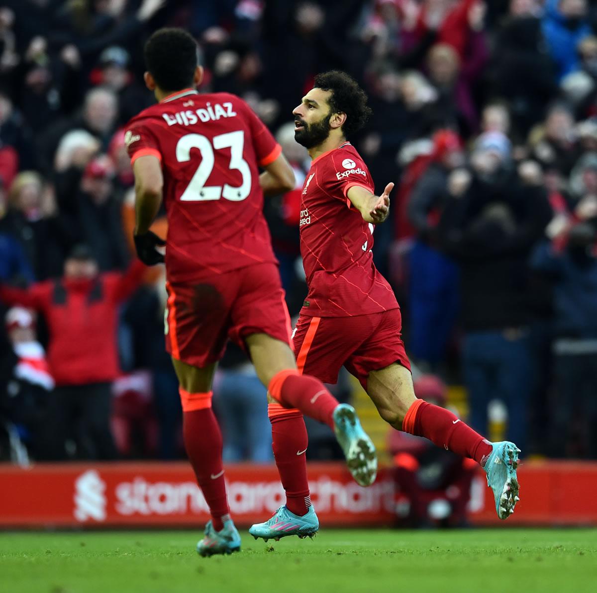 Mohamed Salah celebrando su gol para la remontada del Liverpool.