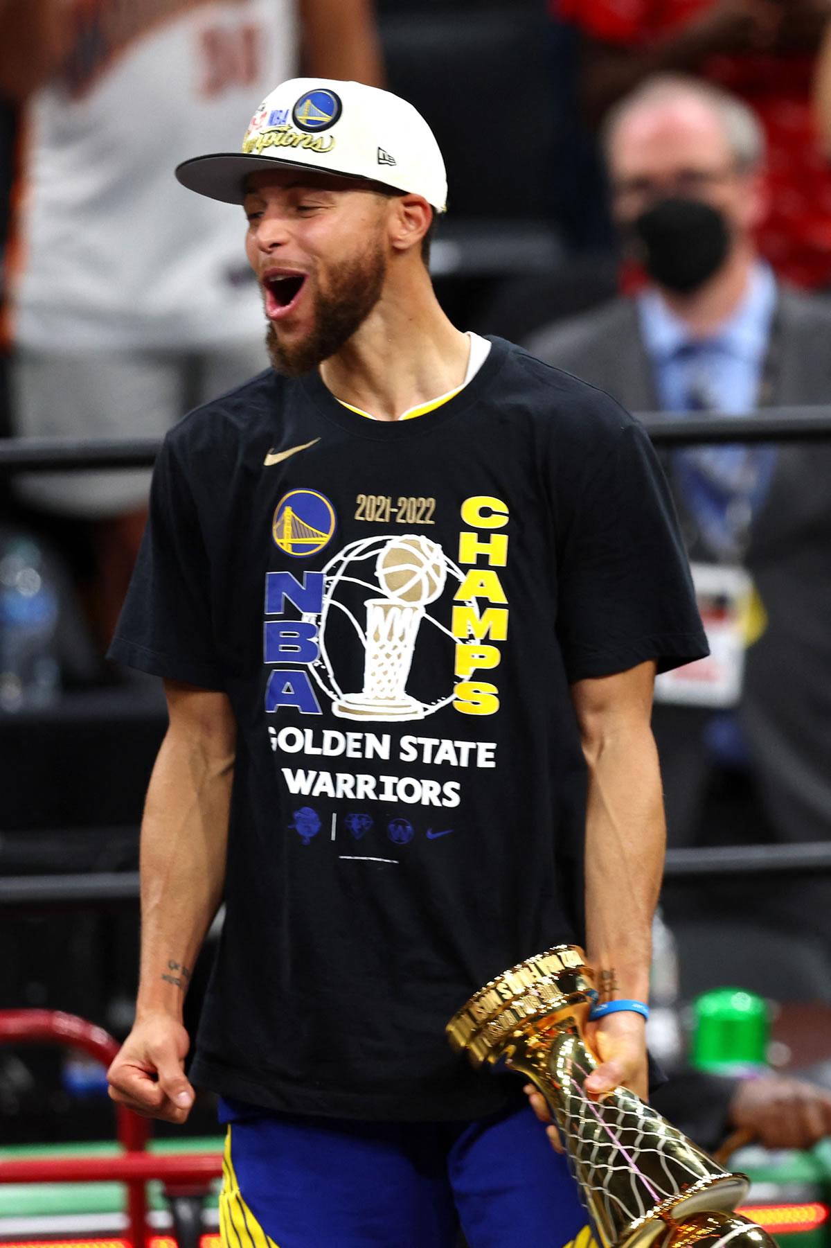Stephen Curry por fin consiguió ganar el MVP de las Finales de NBA.