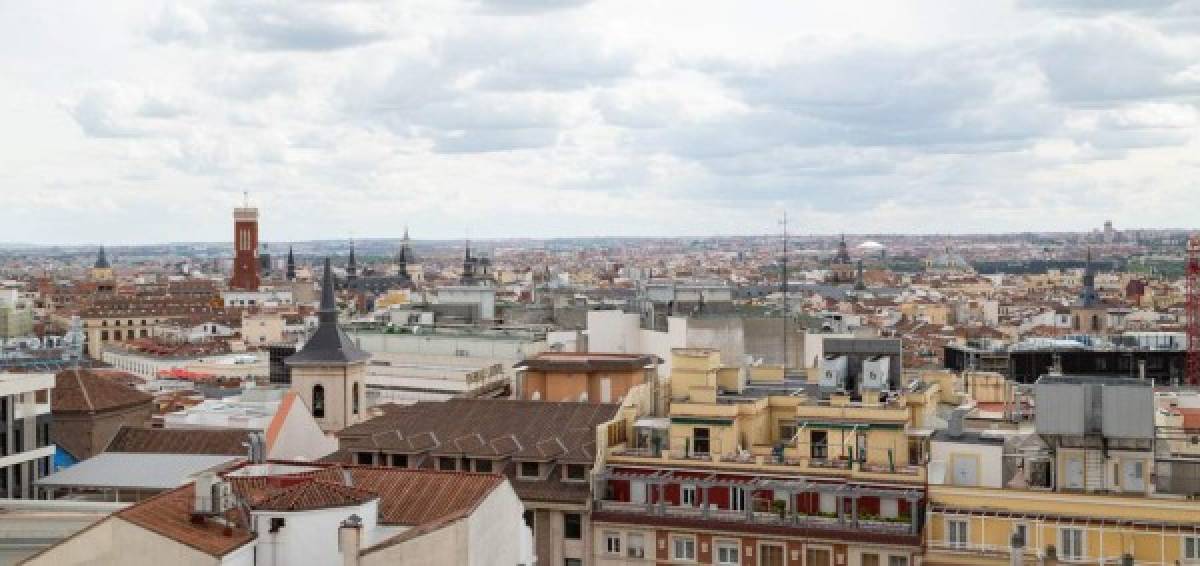 Los huéspedes contarán además con un bar-terraza y un solarium con piscina. Foto pestanacr7.com.