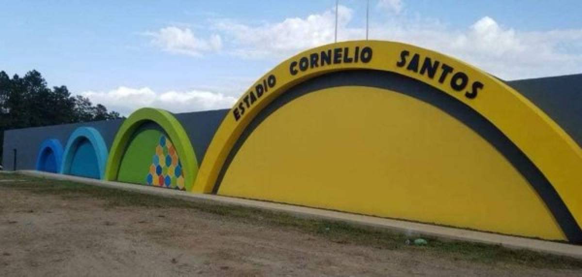 Así es por fuera el estadio Cornelio Santos, casa del Olancho FC.