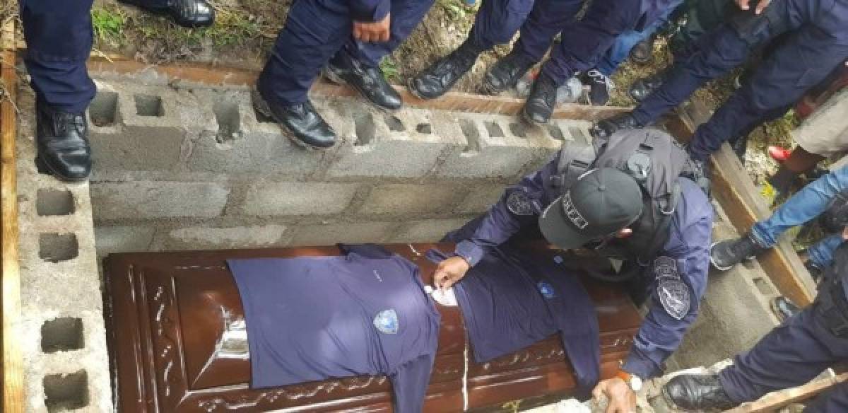 Es el segundo miembro de las fuerzas de seguriad del Estado que muere en sus labores en la última semana.<br/><br/>El pasado lunes, en el sector Chamelecón de San Pedro Sula, un agente de la Policía Militar del Orden Público murió en fuego cruzado con supuestos pandilleros, tres de los cuales perdieron la vida.<br/><br/>