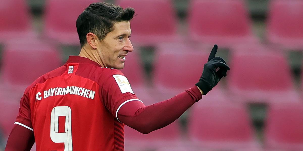 El Bayern golea al Colonia con triplete de Lewandowski para mantener ventaja en la Bundesliga