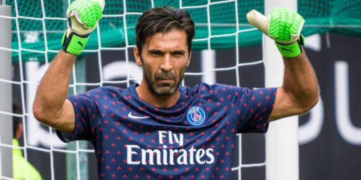 Buffon: Según Sky Sports, el Leeds United de la segunda división de Inglaterra se suma a la lista de equipos que quieren fichar al veterano portero que finalizó su contrato con PSG. El Porto, Valencia y Atalanta también lo quieren.