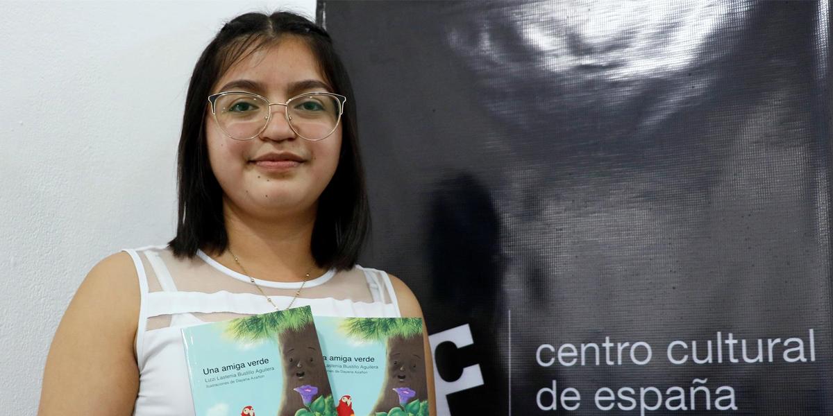 La hondureña Lizzi Bustillo gana Premio Nacional de Narrativa Infantil