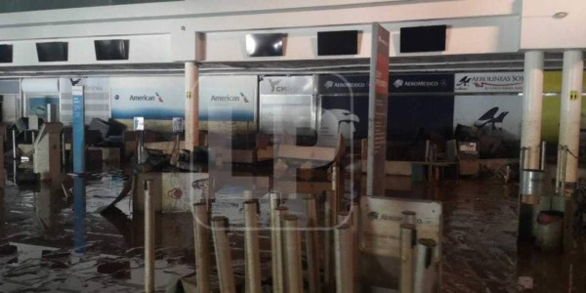 El agua ya bajó permitiendo ver el desastre que la tormenta tropical Iota también asestó al aeropuerto internacional Ramón Villeda Morales, que ya había sido duramente afectado por la primera llena causada por Eta.