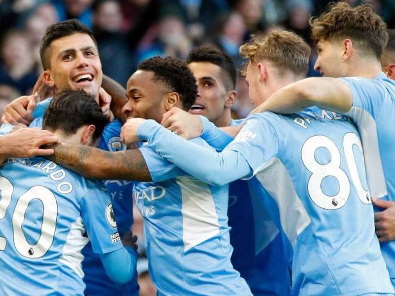 El Manchester City goleó al Everton y escaló a la segunda posición de la Premier League.