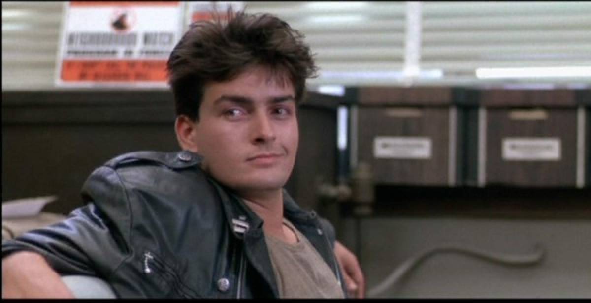 Charlie Sheen en 'Ferris Bueller's Day Off' (Un experto en diversión) realizada en 1986.