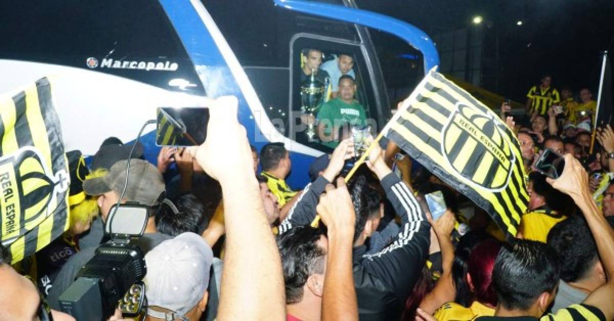 En San Pedro Sula se vivió una locura con el título del Real España.