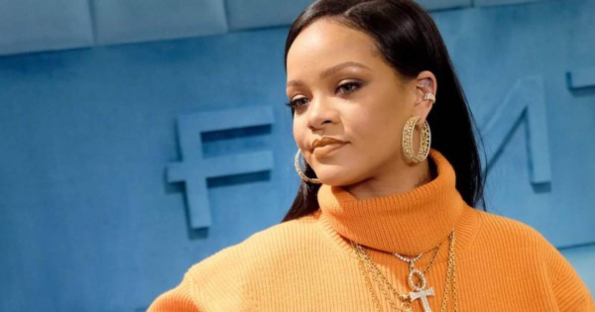 La cantante barbadense Rihanna, la artista musical femenina más rica del mundo, ha entrado en la lista de 'milmillonarios' de la revista Forbes gracias a sus negocios de moda y belleza, con un patrimonio estimado en 1.700 millones de dólares.