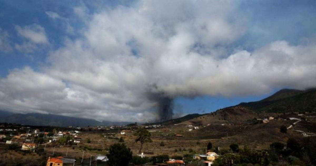 El Cumbre Vieja se encontraba bajo un elevado nivel de alerta desde hace una semana debido a un incremento de la actividad sísmica en la isla.