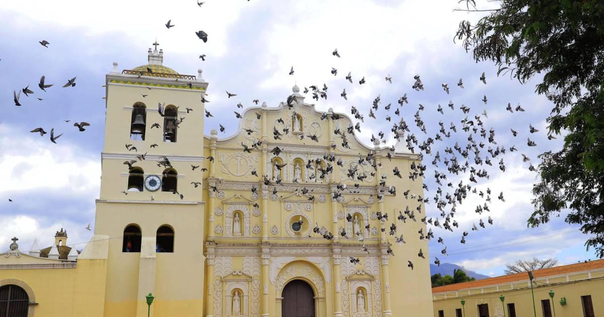 $!La hermosa catedral de Comayagua, en la que funcional el reloj más antiguo de América.