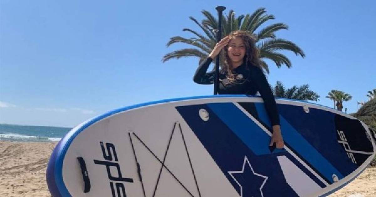 La cantante y compositora colombiana Shakira nos sorprende cada día. Esta vez lo hace al compartir su faceta deportiva y su pasión desconocida por el surf.