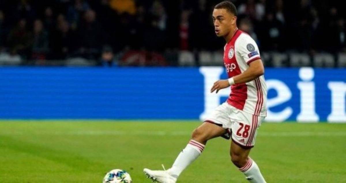 Sergiño Dest: Lateral de Estados Unidos que el Barcelona tiene en la mirada. El jugador milita en el Ajax de Holanda y ha sido pedido por Ronald Koeman.