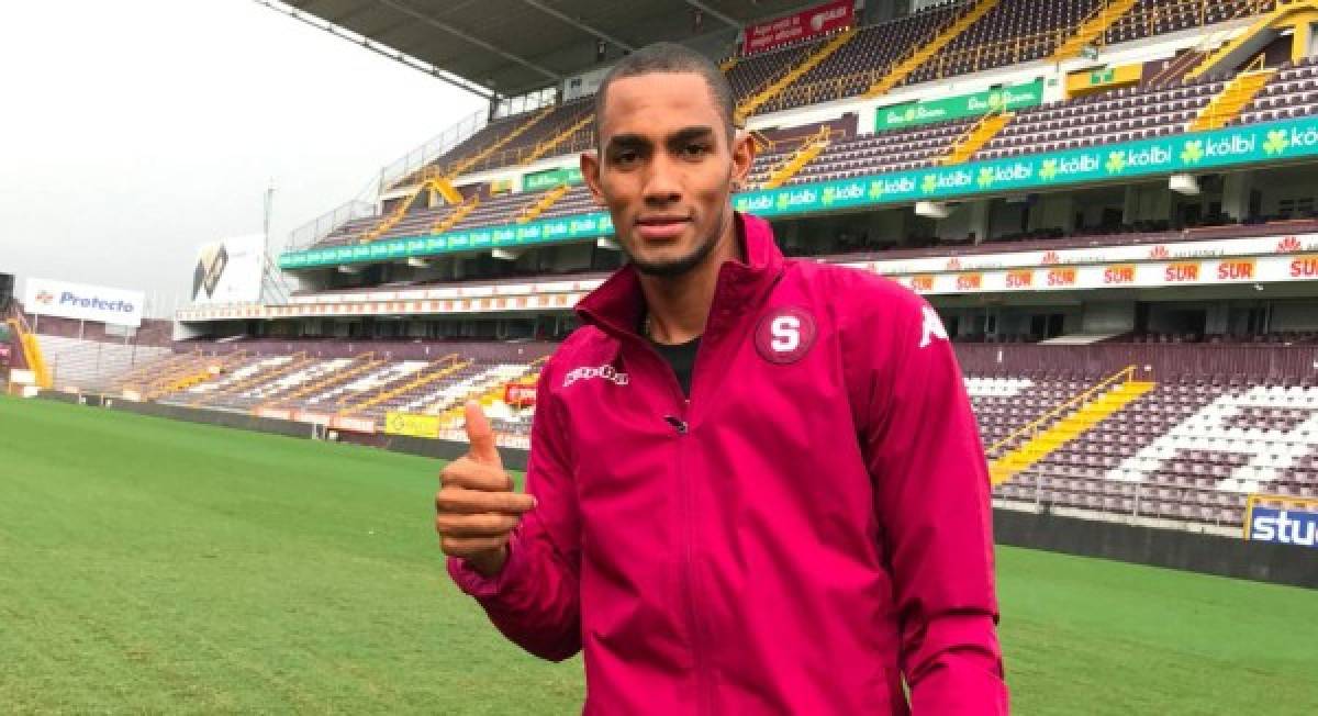 Jerry Bengtson: El delantero hondureño ha sido oficializado como el nuevo fichaje del Saprissa por dos torneos, el catracho jugará en el club más grande de Costa Rica.