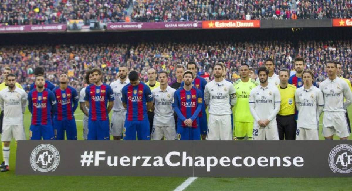 El FC Barcelona y Real Madrid se unieron y mostraron su solidaridad con el club brasileño Chapecoense, quien sufrió un fatal accidente dejando como saldo 71 personas muertas. Foto EFE.