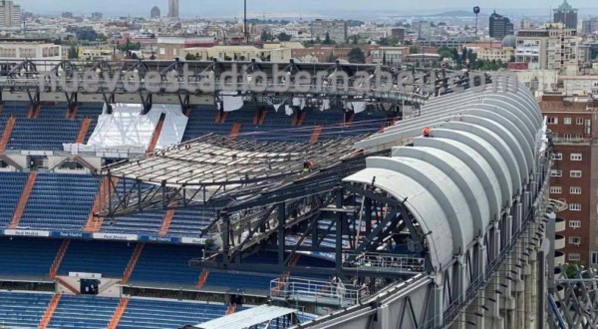Decenas de máquinas pesada trabajan en las obras del estadio Santiago Bernabéu.