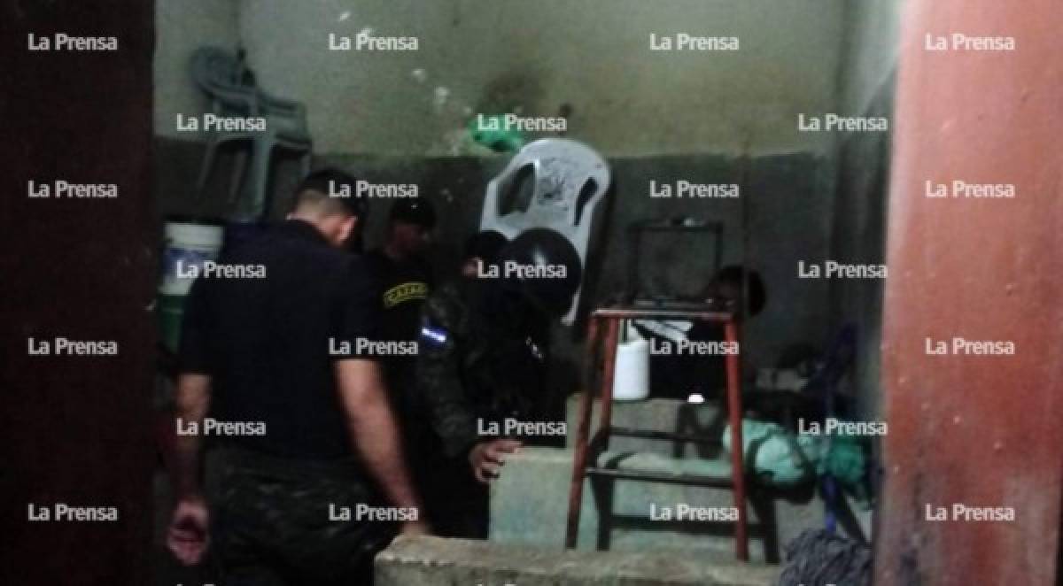 Como producto de la operación los agentes encontraron una serie de armas hechizas y droga.