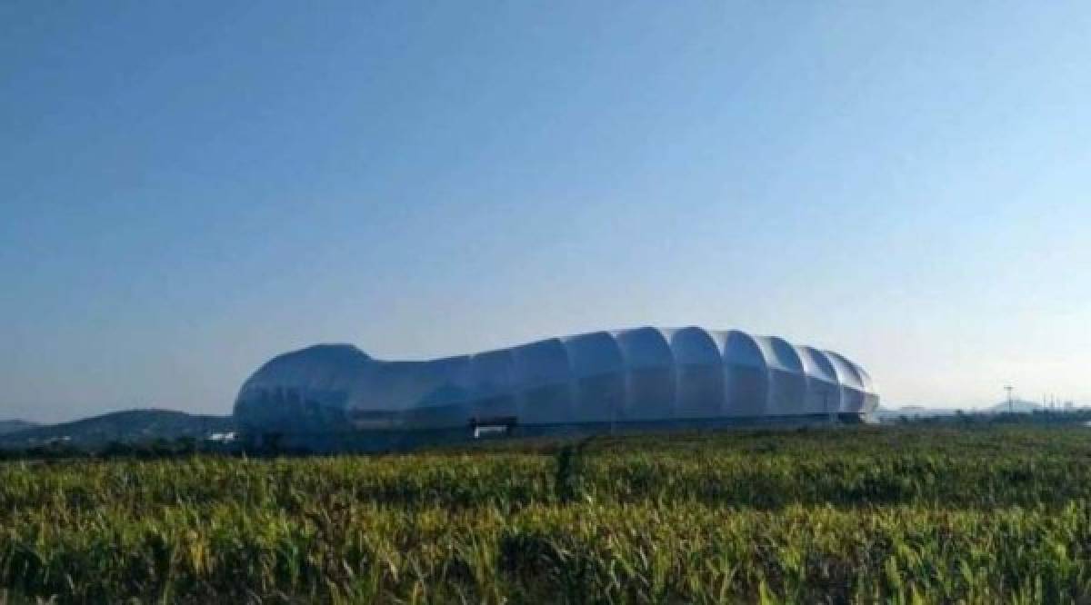 En las afueras del estadio todavía hay trabajos pendiente, pero ya son pequeños los detalles.