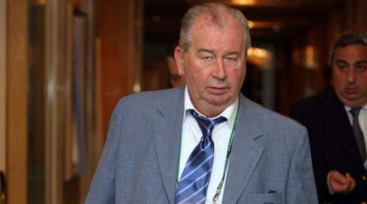 Julio Grondona murió como consecuencia de problemas cardíacos. También estuvo implicado en escándalos de corrupción.