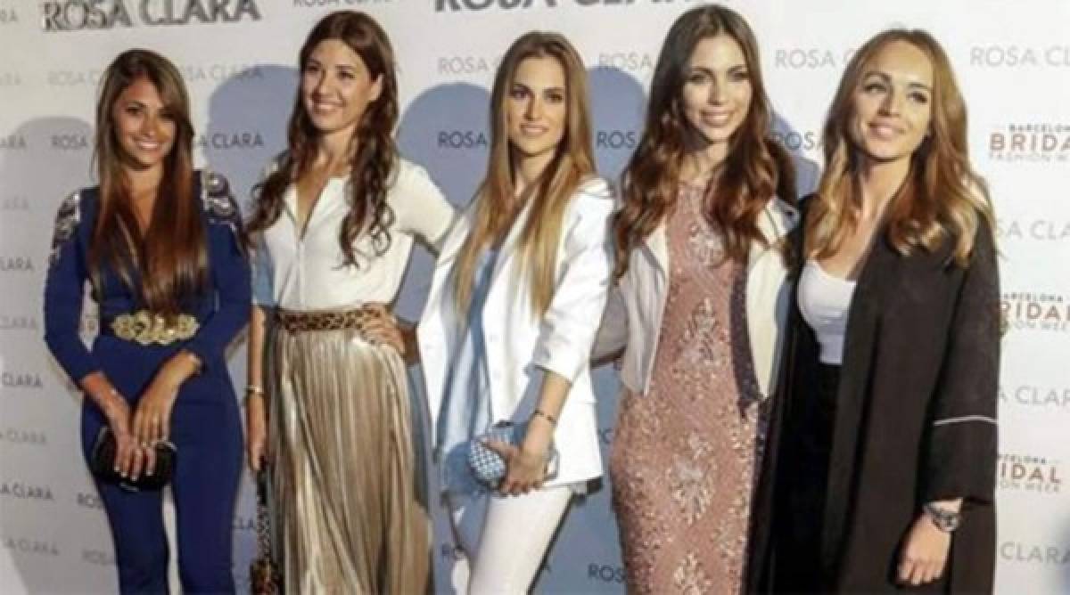 La mujer de Messi brilló en el desfile de vestidos de novia.