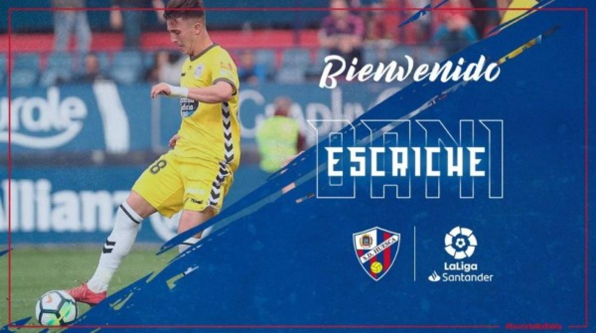 El delantero español Daniel Escriche ha fichado por el Huesca de la Liga Española aunque permanecerá cedido una temporada más en el Lugo.