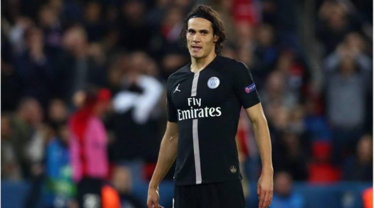 Edinson Cavani podría recalar en el Atletico Mineiro brasileño, que dirige Jorge Sampaoli, para la próxima temporada, según informaciones de Globoesporte. El equipo carioca ya habría contactado con el jugador uruguayo de 33 años, para que fuera la gran estrella del proyecto. El charrúa, que ha sido vinculado recientemente con Benfica, aún sigue sin encontrar equipo. Acabó contrato con el PSG y por ahora, no tiene una oferta en firme por sus servicios.