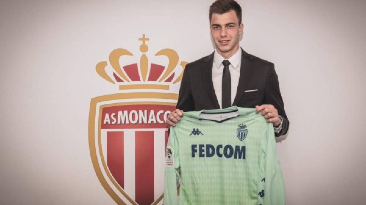 El Monaco ha anunciado el fichaje de Radoslaw Majecki, portero que procede del Legia Varsovia. El meta de 20 años ha firmado un contrato hasta junio de 2024, pero jugará cedido en su equipo de origen hasta el final de esta temporada.