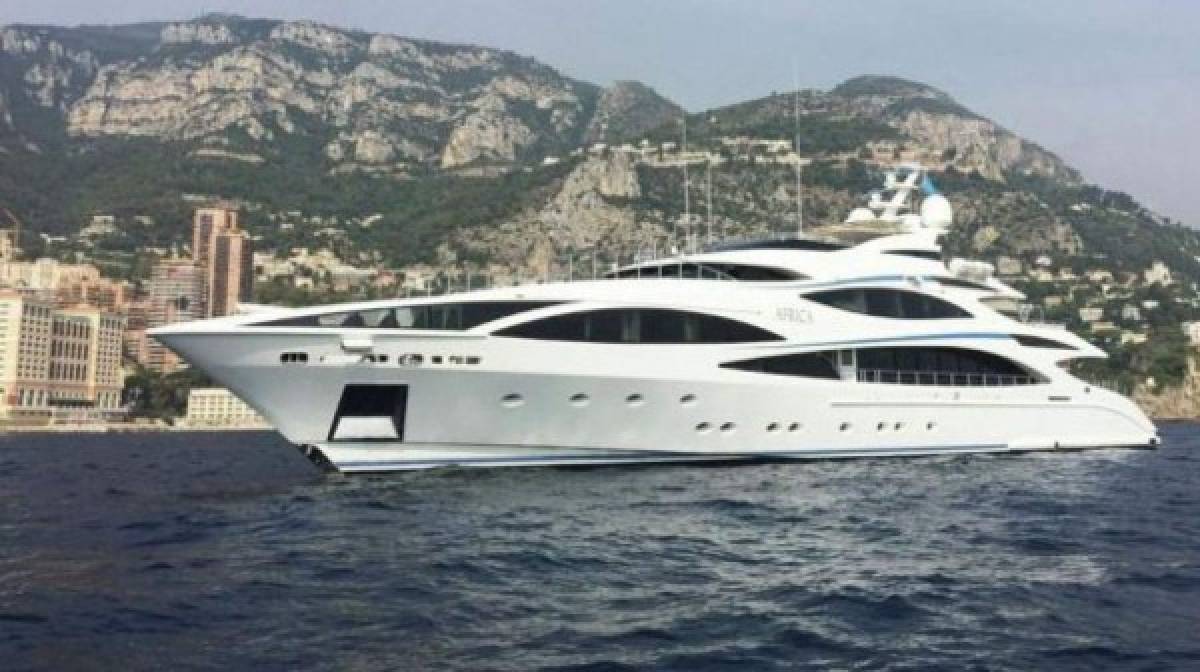 Así es el lujoso yate Africa I, una embarcación de 47 metros valorada en 17 millones de euros en donde se pasea Cristiano Ronaldo.