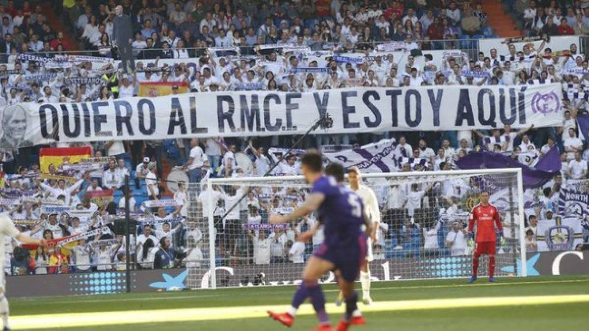 Debido a la crisis de resultados, la afición del Real Madrid llevó pancartas con fuertes mensajes contra el presidente Florentino Pérez. En esta pancarta demostraron en primer lugar su sentimiento al club. FOTO MARCA.