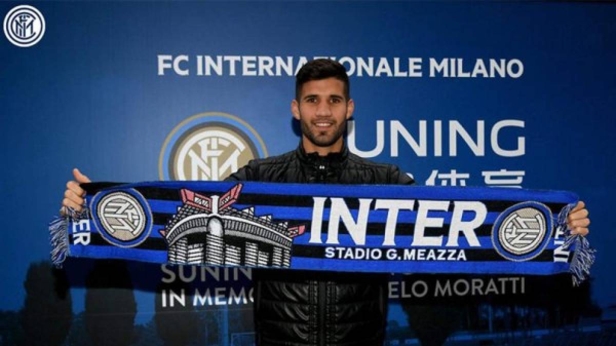 Lisandro López fue presentado como jugador del Inter de Milan. 'Es un club en el que todos sueñan con jugar', dijo el central argentino.