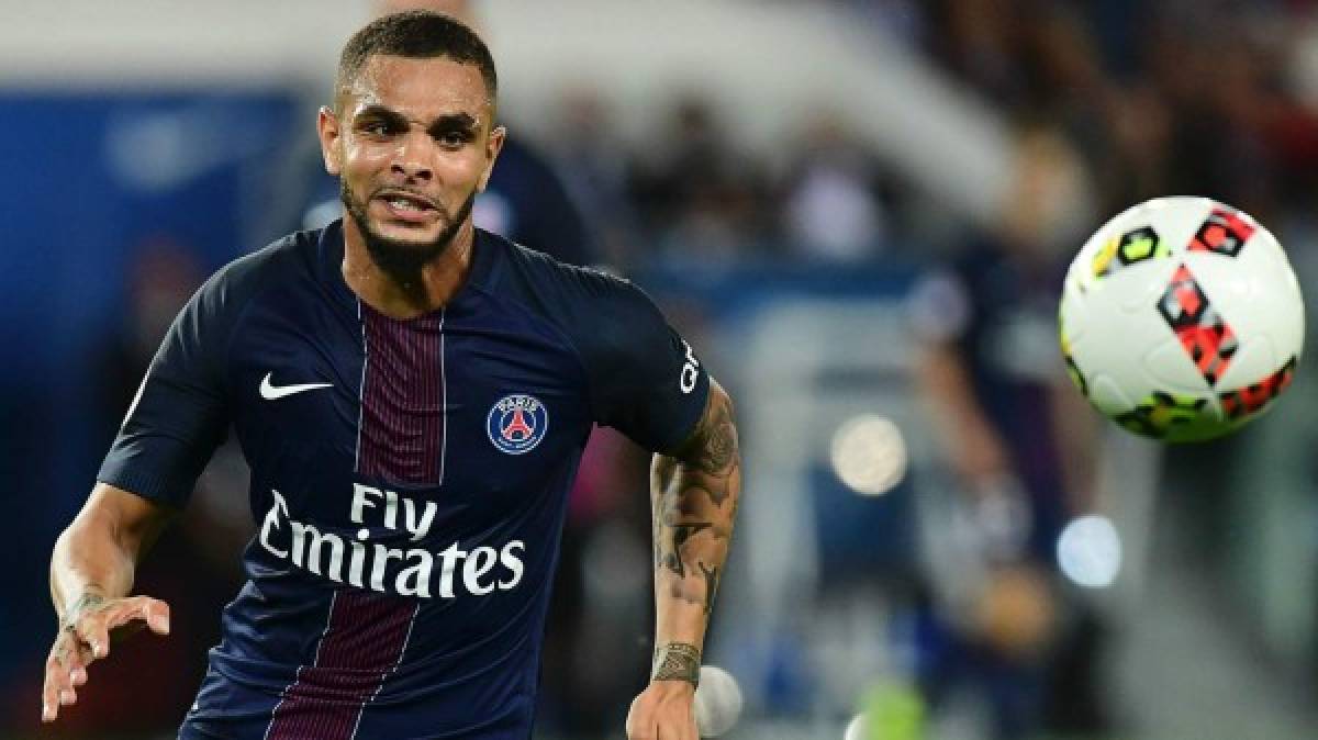 El PSG empieza a pensar ya en recaudar unos 80 millones para adecuarse al Fair Play financiero. Según L'Equipe uno de los jugadores que podría salir es Layvin Kurzawa. La publicación francesa afirma que el lateral podría estar disponible por unos 25 millones de euros.