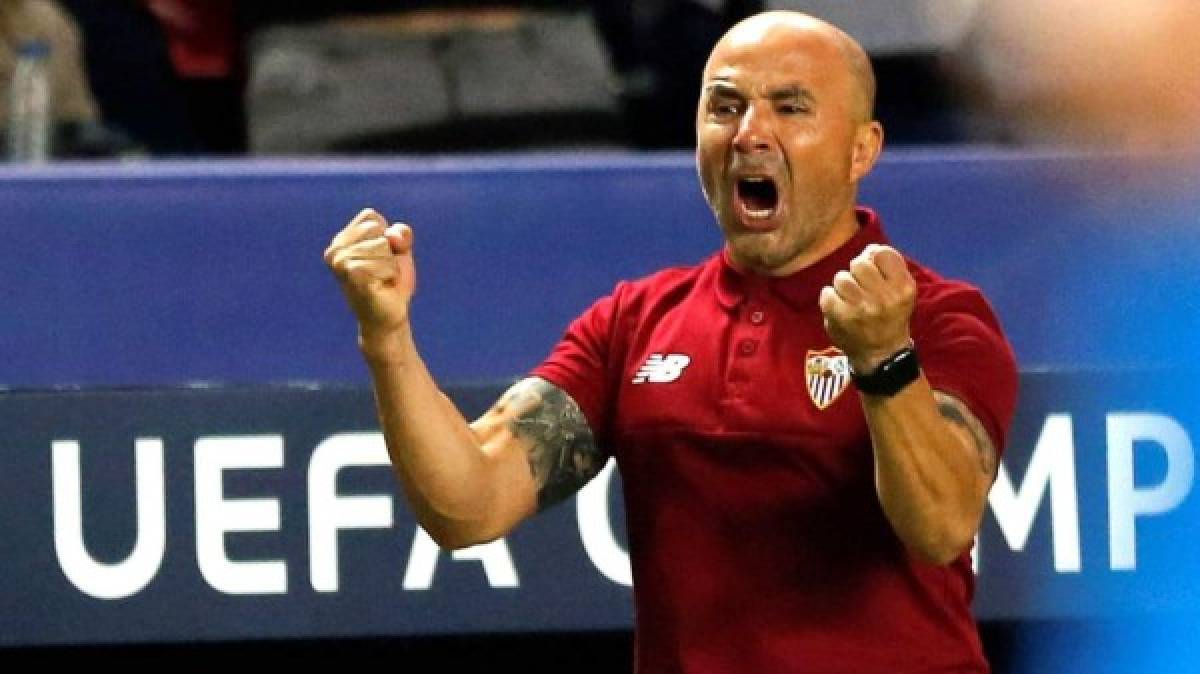 El futuro de Jorge Sampaoli como técnico del Sevilla no está nada claro y se han disparado los rumores sobre sus posibles sustitutos. El Mirror habla de Mauricio Pochettino como candidato principal, mientras que el Marca trae los nombres de Eduardo Berizzo y Ernesto Valverde. Por último, El Correo va más allá y cita a 5 futuribles: Quiqué Setién, Marcelino García Toral, Juan Carlos Unzué, Laurent Blanc y Claudio Ranieri.