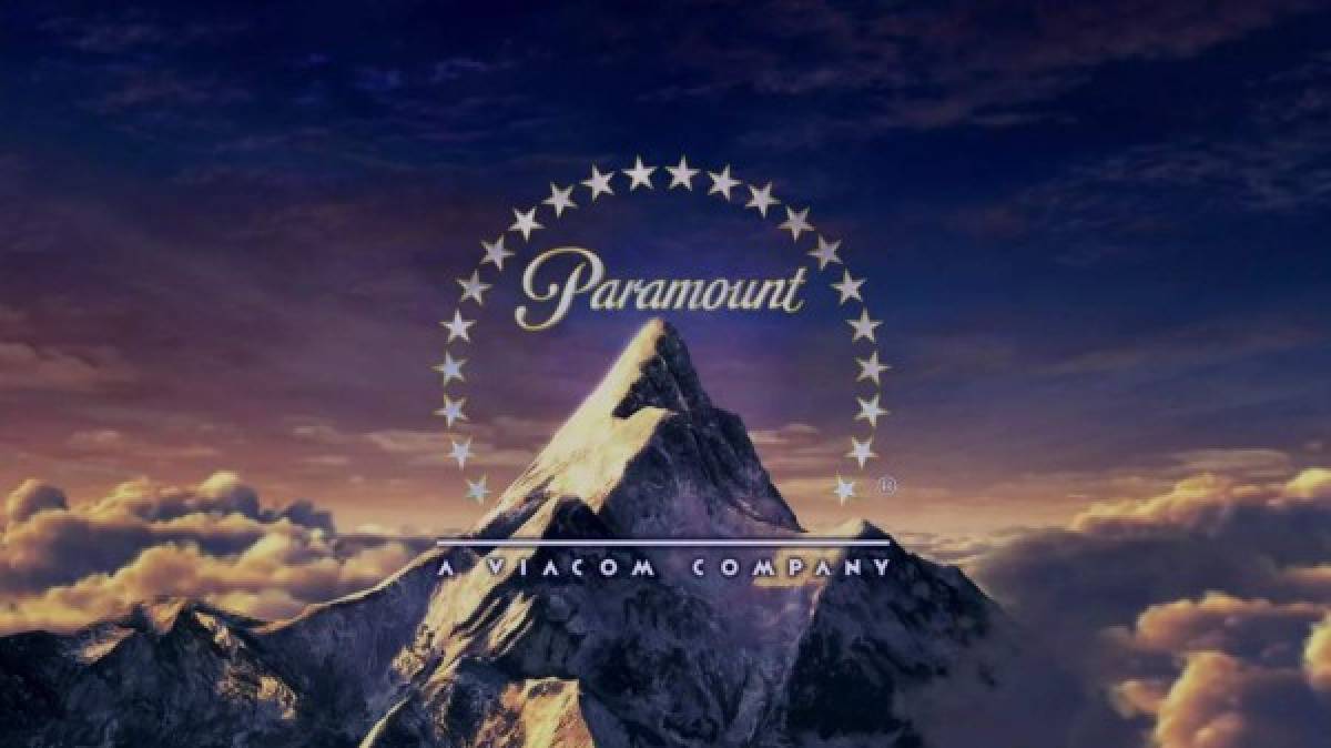 De acuerdo con una teoría, el primer logo de Paramount Pictures fue dibujado en una servilleta por el fundador de la empresa, William Wadsworth Hodkinson. Las 22 estrellas que rodean la montaña representaban a los 22 actores que inicialmente firmaron contratos con Paramount.