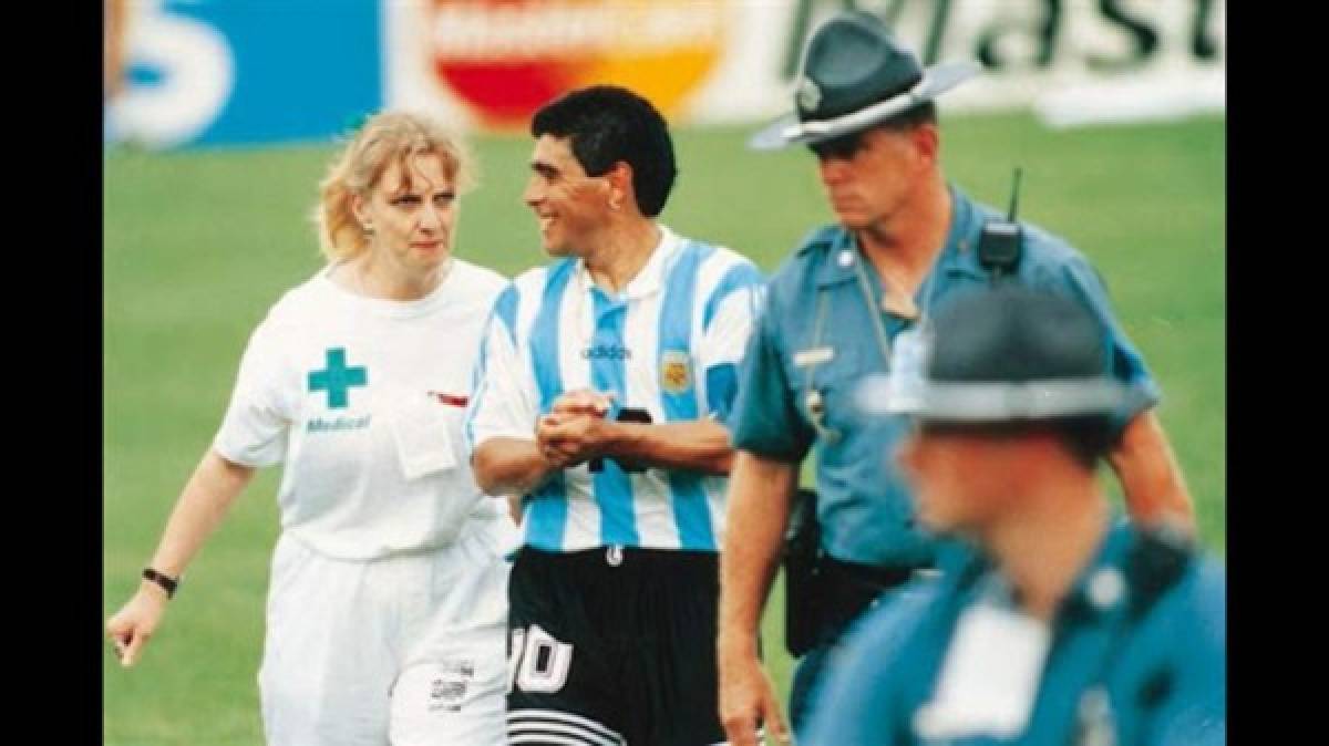 En el Mundial de EUA en 1994, dio positivo en una prueba doping. Fue notificado en pleno partido y tuvo que abandonar el terreno de las acciones.