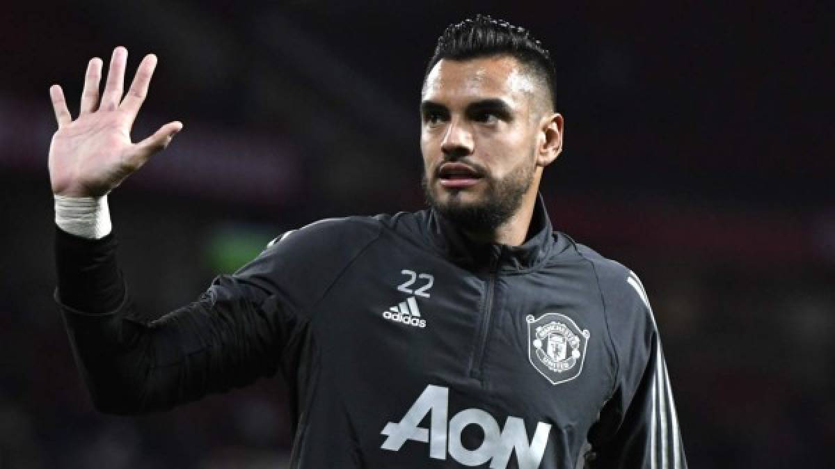 El Manchester United, tras fichar al portero Dean Henderson y la continuidad de David De Gea, no cuenta con el guardameta argentino Sergio Romero, que podría recibir la carta de libertad para elegir su nuevo destino. Información que publicó The Express.