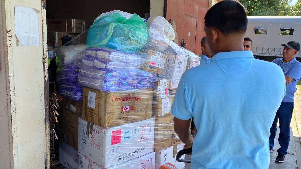 Activan centro de acopio en La Ceiba para medicinas para Roatán