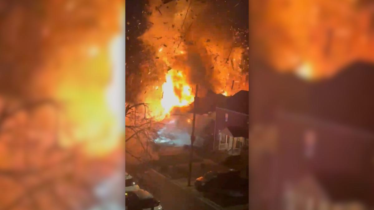 VIDEO: casa explota en Arlington, Virginia, durante un registro policial