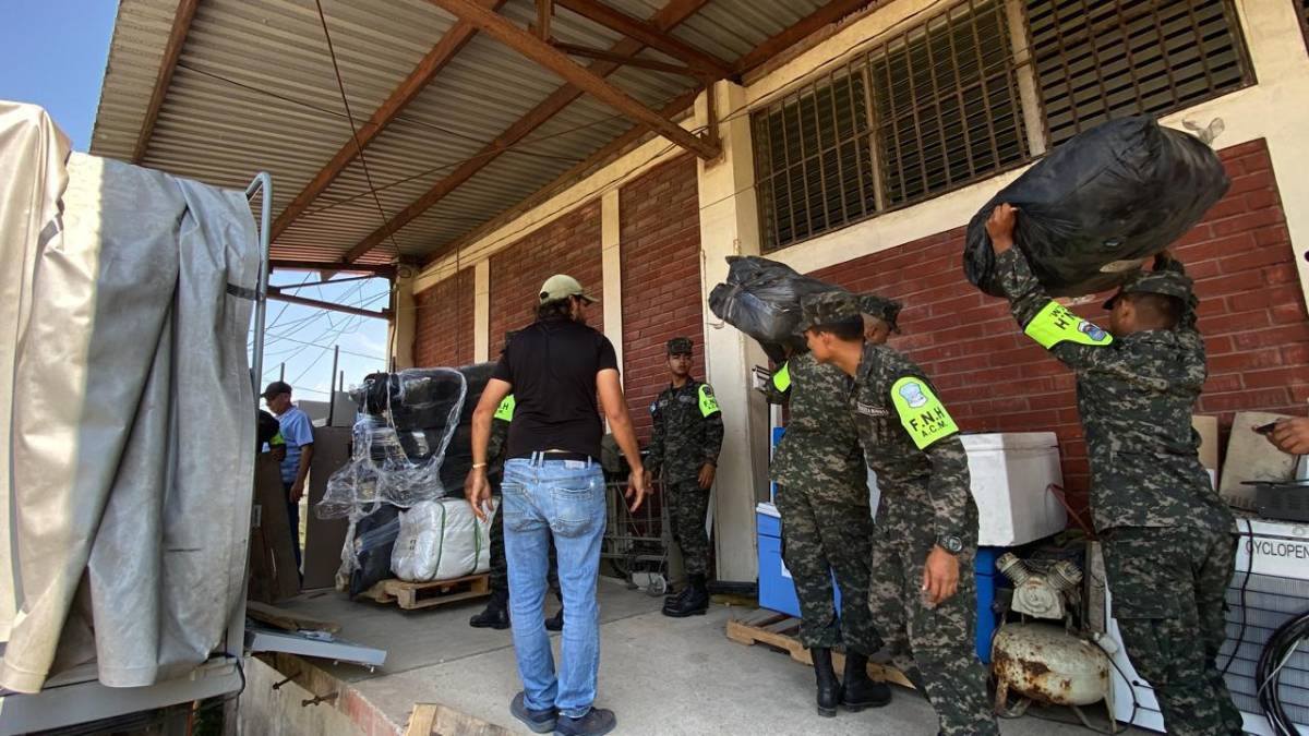 Activan centro de acopio en La Ceiba para medicinas para Roatán