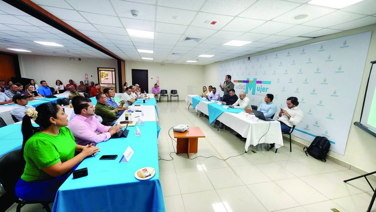 El ministro de la SIT anunció el proyecto en La Ceiba.