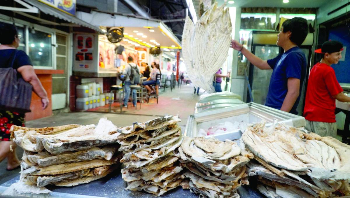 Bajas ventas preocupan a vendedores de mercados sampedranos