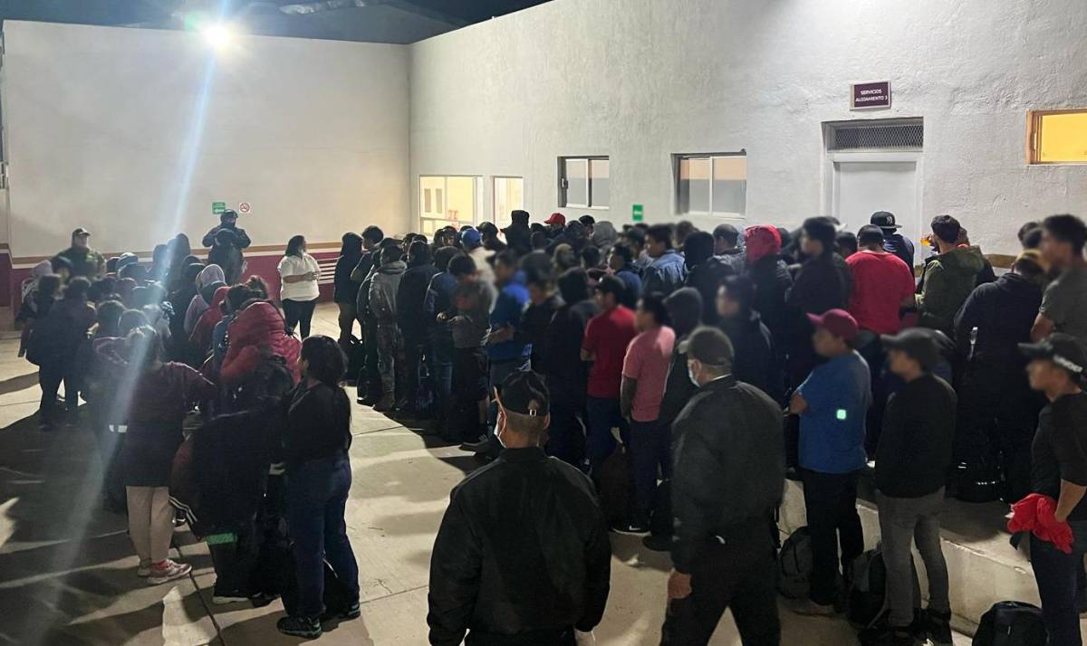 México detiene a 67 migrantes de India y a más de 100 centroamericanos