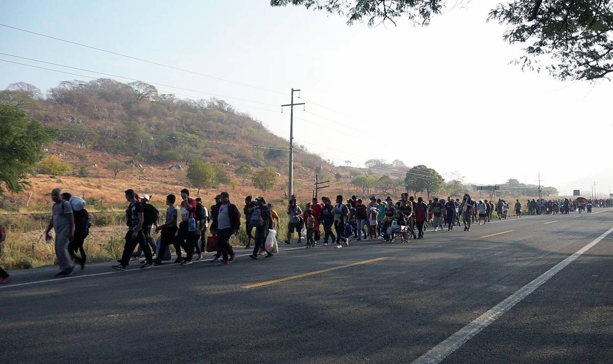 Caravana migrante pide corredor humanitario en México