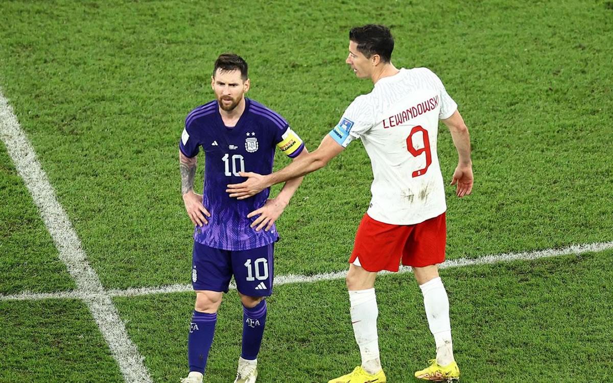 Messi ignoró a Robert Lewandowski durante el partido del Mundial de Qatar 2022.