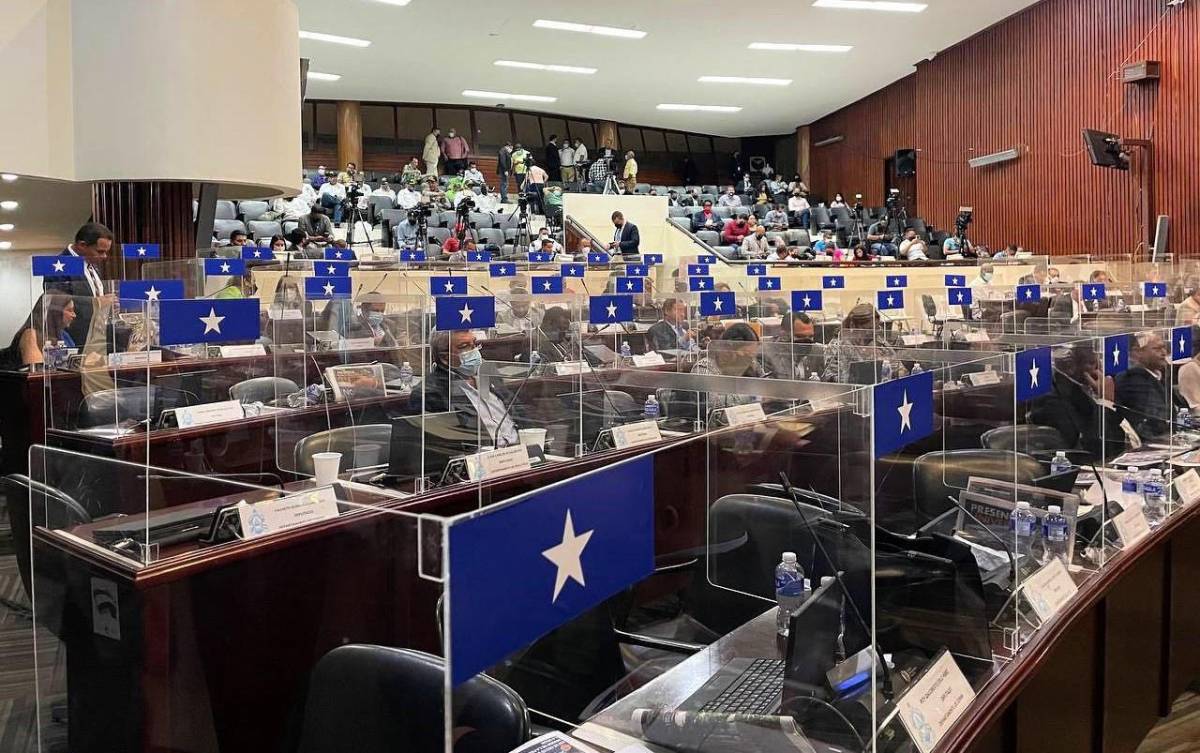 Partido Nacional pide que sesiones legislativas inicien de forma “puntual”