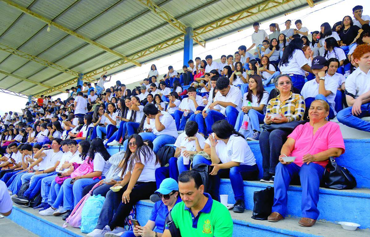 $!El Instituto Juventud Hondureña en el torneo de fútbol Codicader. Allí, del 100% de la población estudiantil, el 25% son de excelencia académica.