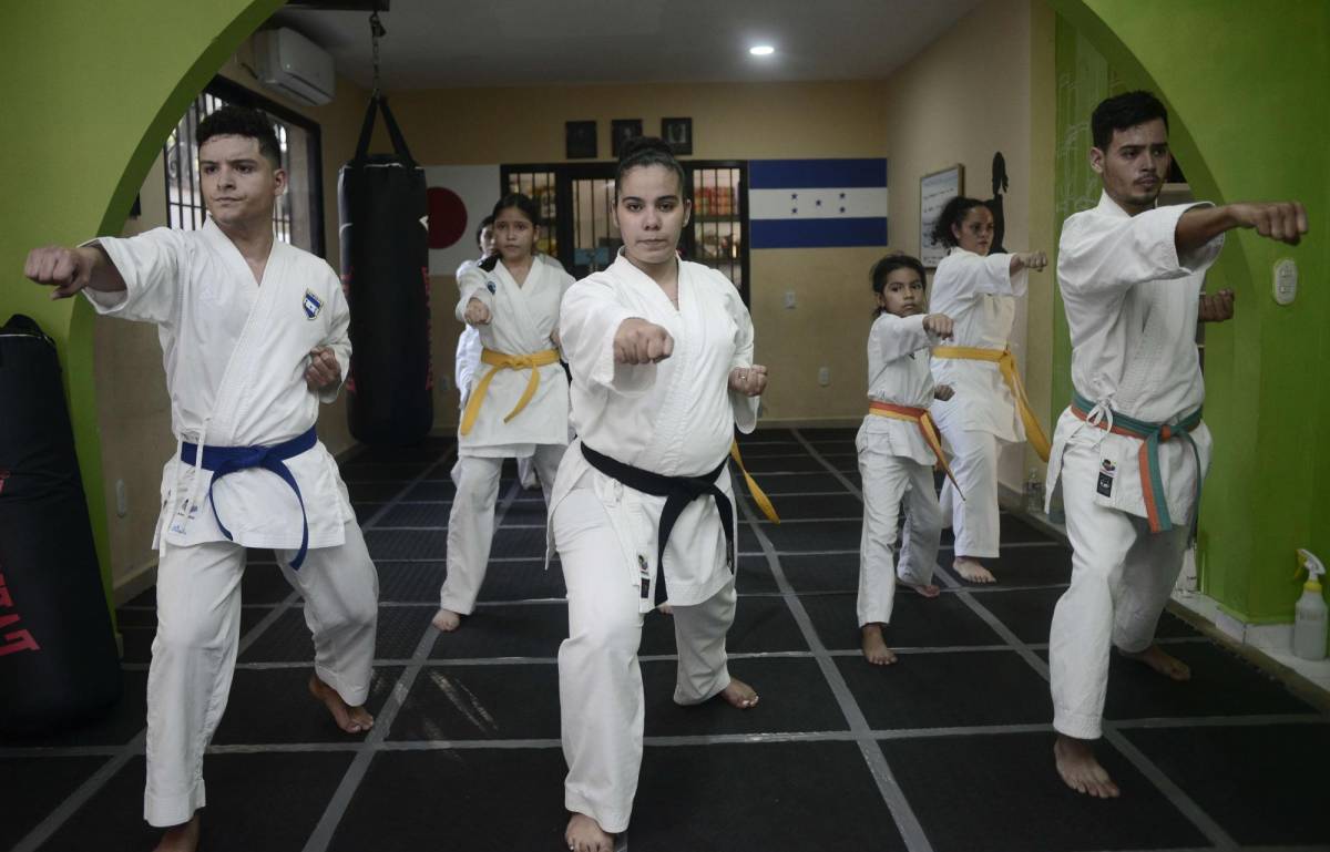 Actualmente tiene 39 alumnos de karate en la escuela Extracurriculares Cuyuch, en donde enseña esta disciplina a niños, jóvenes y adultos.